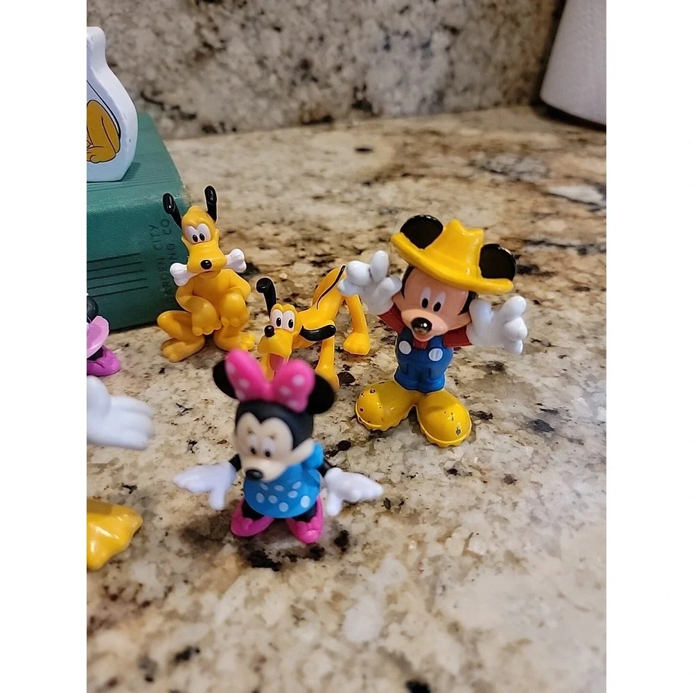 Mickey Mouse and Friends Toys Set Figures Lot Cake Topper Figurines Lot Of 17